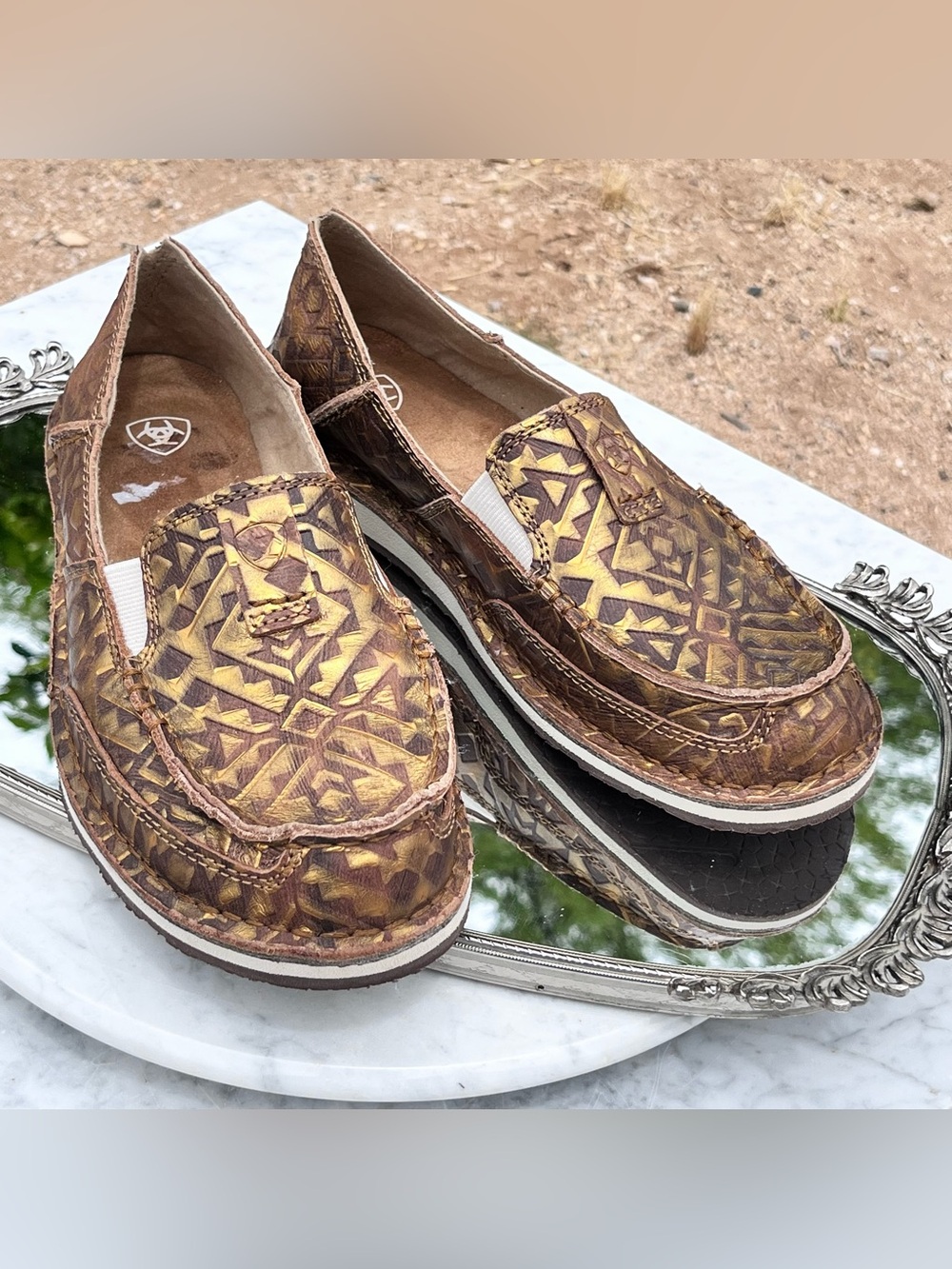 Ariat Cruisers Slip -On in the Copper Gold Blanket Embossed Style, 7.5